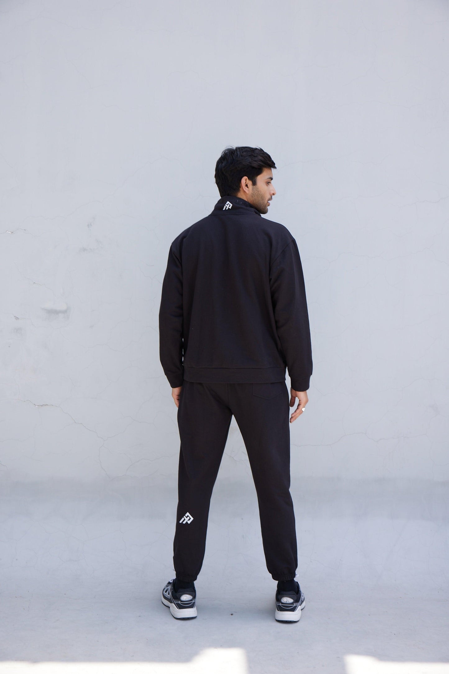 Jogger Monogram Black - Young Pumped