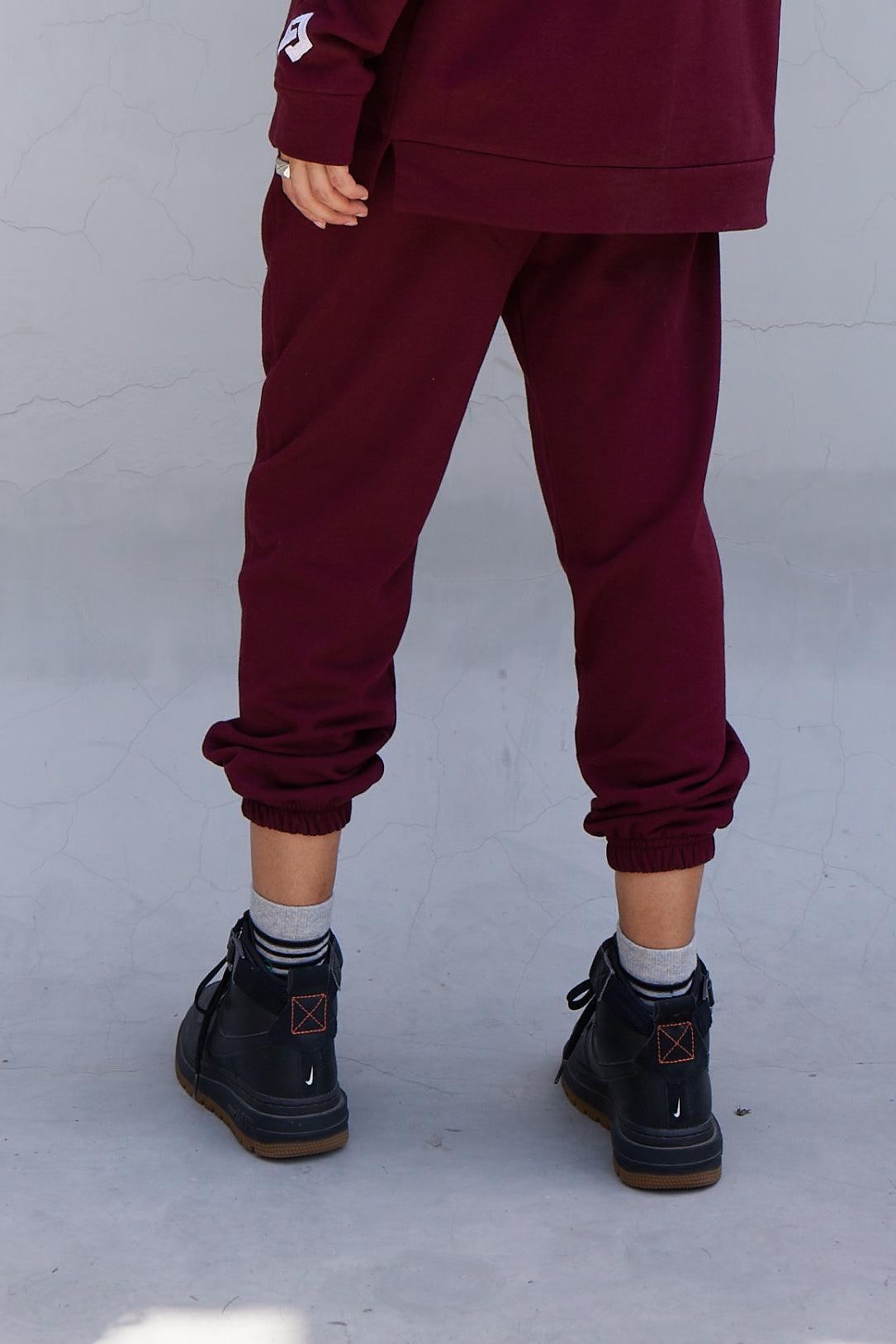 Jogger Logo Maroon - Young Pumped